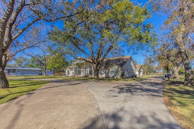 2622 Kendall Ln, Waco, TX 76705 - photo 5