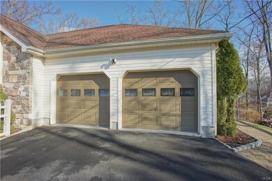 1032 Red Maple Ln, Stroudsburg, PA 18360 - photo 4