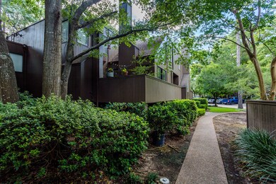 283 Litchfield Ln, Houston, TX 77024 - photo 2