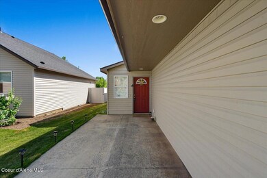 09-Front walkway