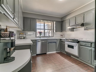 4312 N Grove Ave, Warr Acres, OK 73122 - photo 3