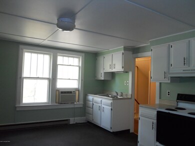 575 Oak St, Stroudsburg, PA 18360 - photo 6