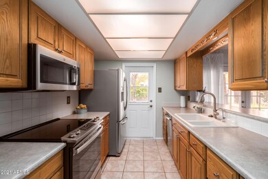 1125 E Lodge Dr, Tempe, AZ 85283 - photo 2