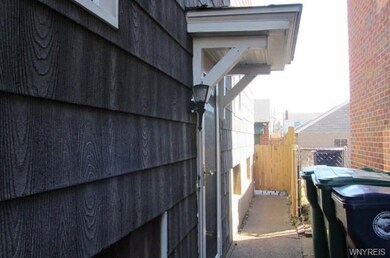 629 16th St, Niagara Falls, NY 14301 - photo 4