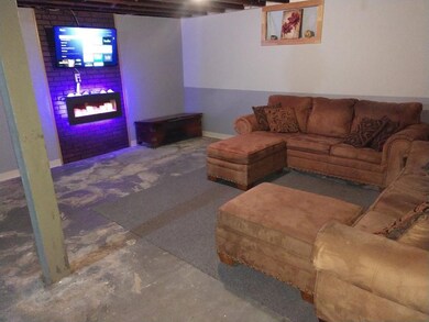 103 Laurel Great room 1