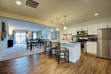 4233 Pond Willow Rd, Naperville, IL 60564 - photo 3