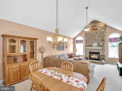 1086 Bordeaux Ln, Pennsburg, PA 18073 - photo 5
