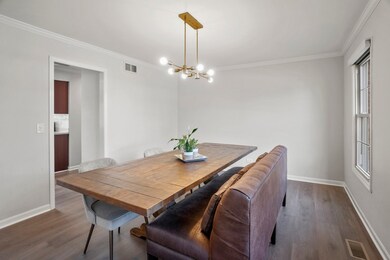 1304 Sequoia Rd, Naperville, IL 60540 - photo 2