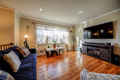 05 - Living-Family Room