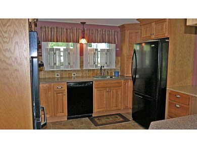 7 Fireside Dr, Barrington, RI 02806 - photo 4