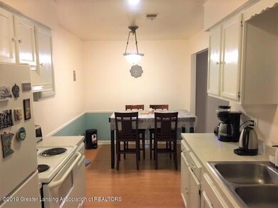 Kitchen dining area