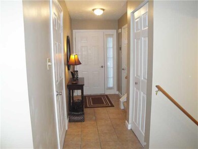 Entry/Foyer.