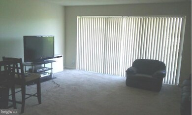6011 Emerson St unit 415, Bladensburg, MD 20710 - photo 2
