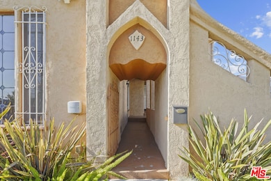 1143 S Rimpau Blvd, Los Angeles, CA 90019 - photo 5