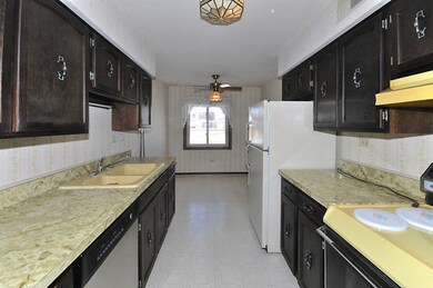 1525 E Thacker St unit 3B, Des Plaines, IL 60016 - photo 6