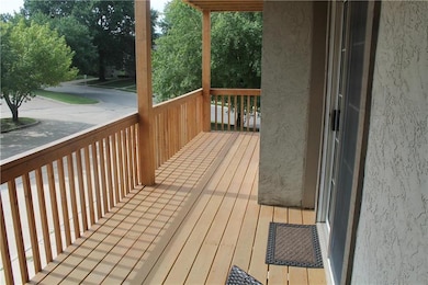 1205 NW Village Dr unit B, Blue Springs, MO 64015 - photo 4