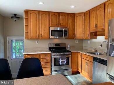 1040 Marleigh Cir, Towson, MD 21204 - photo 7