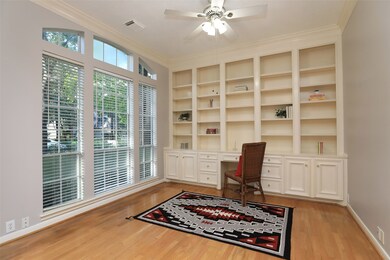 9107 Woodwind Lakes Dr, Houston, TX 77040 - photo 3