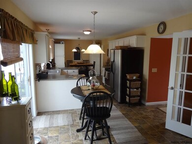 184 Droms Rd, Schenectady, NY 12302 - photo 3