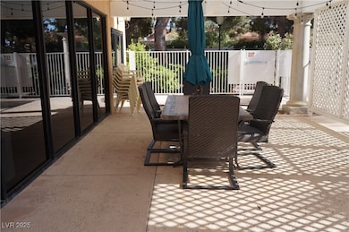 Clubhouse Outdoor dining