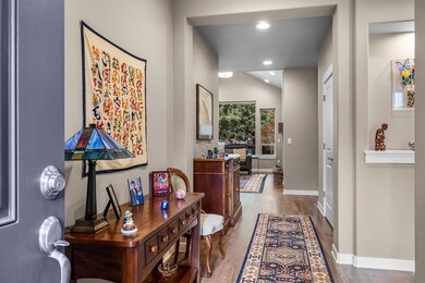 60454 Hedgewood Ln, Bend, OR 97702 - photo 7