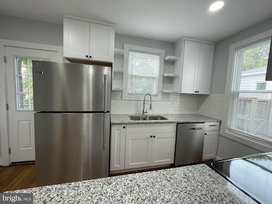 618 Wolfe St unit A, Fredericksburg, VA 22401 - photo 6