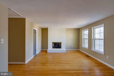 2055 N Abingdon St, Arlington, VA 22207 - photo 2