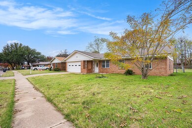 1308 Roberts Ave, Cleburne, TX 76033 - photo 2