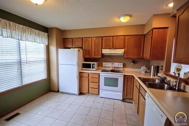 3531 SW Willow Brook Dr, Topeka, KS 66614 - photo 5