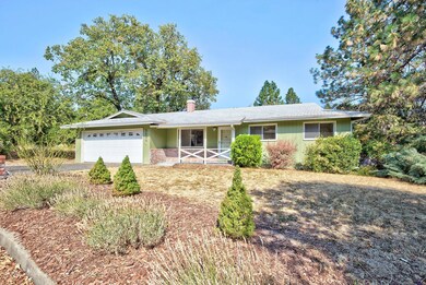 1124 NW D St, Grants Pass, OR 97526 - photo 3