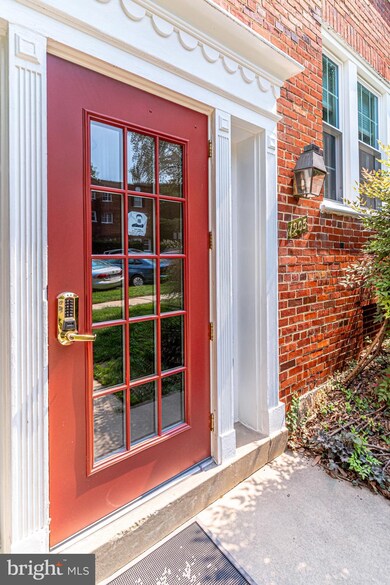 1905 N Rhodes St unit 38, Arlington, VA 22201 - photo 2
