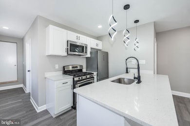 3300 Ravenwood Ave, Baltimore, MD 21213 - photo 7