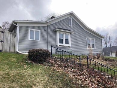 304 E Cherry St, Bluffton, IN 46714 - photo 7