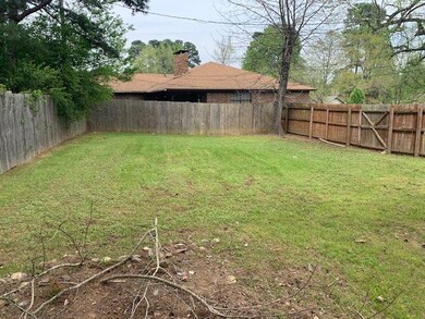 805 Bluebird Ln, Wake Village, TX 75501 - photo 6