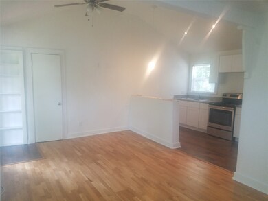513 E 20th St unit 11, Houston, TX 77008 - photo 2