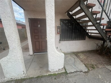 1828 Harding St unit B, North Las Vegas, NV 89030 - photo 3