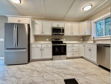 28 Leach Ave, Franklin, NH 03235 - photo 3