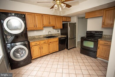 2242 Dawn Ln, Temple Hills, MD 20748 - photo 2