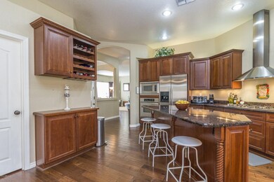 7) KITCHEN