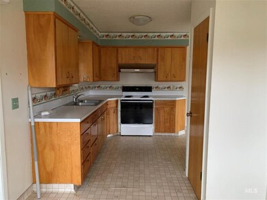 326 Jefferson St, Asotin, WA 99402 - photo 6