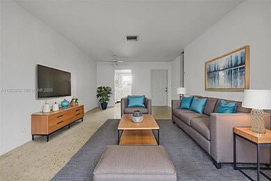 2854 Crosley Dr E unit J, West Palm Beach, FL 33415 - photo 4