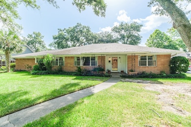 1118 Guinea Dr, Houston, TX 77055 - photo 2