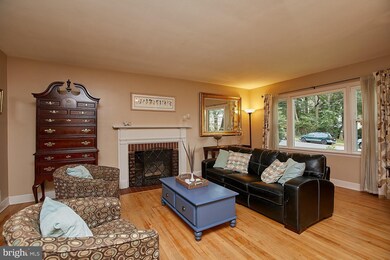 3250 Peace Valley Ln, Falls Church, VA 22044 - photo 5