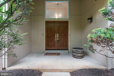 11141 Broad Green Dr, Potomac, MD 20854 - photo 4