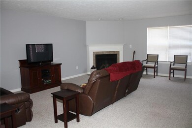 5694 Yorktown Rd, Plainfield, IN 46168 - photo 4