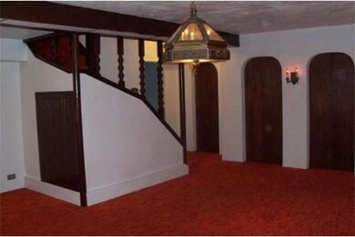 33 Chesterfield Rd, West Newton, MA 02465 - photo 5