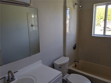 1ST Floor Full Bath