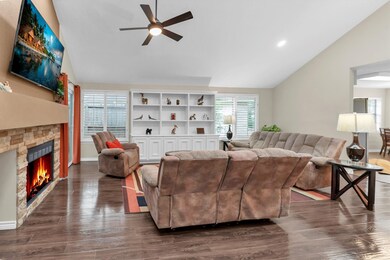 8647 Sparkling Springs Dr, Houston, TX 77095 - photo 2