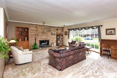 4219 Rodeo Rd, Davenport, IA 52806 - photo 3