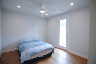 820 Wakefield Dr unit B, Houston, TX 77018 - photo 4